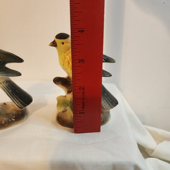 Pair Vintage Japan Gold Finch Bird Figurines Hand Painted Ceramic - Picture 3 of 8